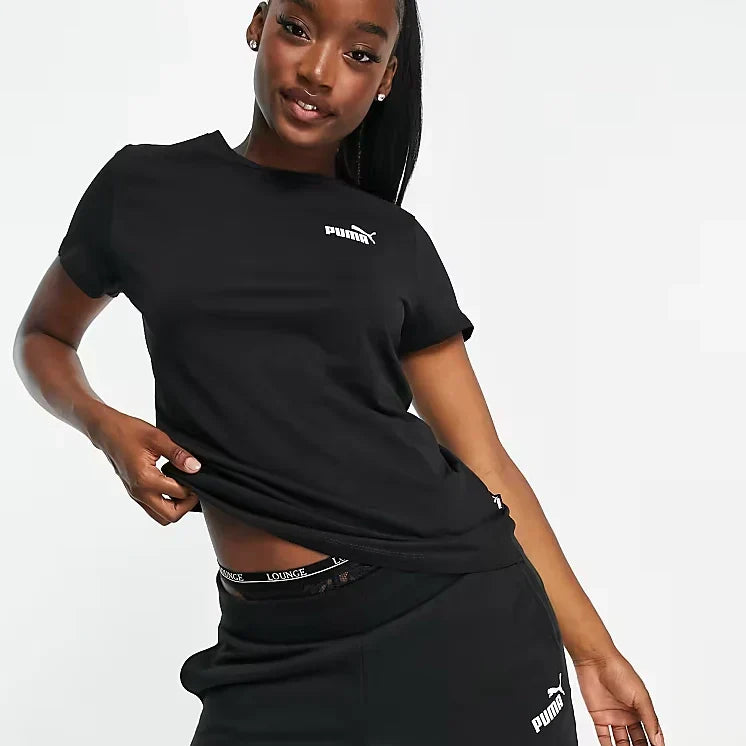 ESSENTIALS SMALL LOGO WOMEN´S TEE